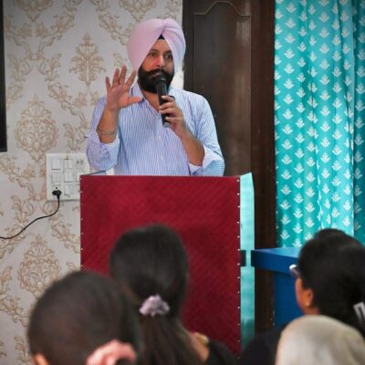 ਕਰਮਜੀਤ ਸਿੰਘ ਰਿੰਟੂ ਨੇ ਮਜੀਠਾ ਰੋਡ ‘ਤੇ ਮਾਵਾਂ-ਧੀਆਂ ਸਤਿਕਾਰ ਯੋਜਨਾ ਦੀ ਸ਼ੁਰੂਆਤ ਕੀਤੀ