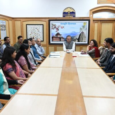 एचएएस एवं संबद्ध सेवाओं के प्रशिक्षु अधिकारियों ने मुख्यमंत्री से शिष्टाचार भेंट की