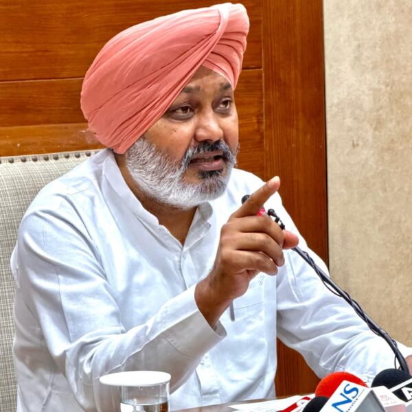 1,279 ਨਵੀਆਂ ਸਰਕਾਰੀ ਬੱਸਾਂ ਦੇ ਸ਼ਾਮਲ ਹੋਣ ਨਾਲ ਪੰਜਾਬ ਜਨਤਕ ਟਰਾਂਸਪੋਰਟ ਬੁਨਿਆਦੀ ਢਾਂਚੇ ਵਿੱਚ ਬਣੇਗਾ ਭਾਰਤ ਦਾ ਨੰਬਰ 1 ਸੂਬਾ: ਹਰਪਾਲ ਸਿੰਘ ਚੀਮਾ