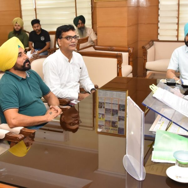 ਭਗਵੰਤ ਮਾਨ ਸਰਕਾਰ ਨੇ ਸਿੱਖਿਆ ਵਿਭਾਗ ਦੇ ਮੁਲਾਜ਼ਮਾਂ ਦੀਆਂ ਮੰਗਾਂ ਦੇ ਹੱਲ ਵਿੱਚ ਲਿਆਂਦੀ ਤੇਜ਼ੀ, ਵਿੱਤ ਮੰਤਰੀ ਹਰਪਾਲ ਸਿੰਘ ਚੀਮਾ ਵੱਲੋਂ 5 ਯੂਨੀਅਨਾਂ ਨਾਲ ਗੱਲਬਾਤ