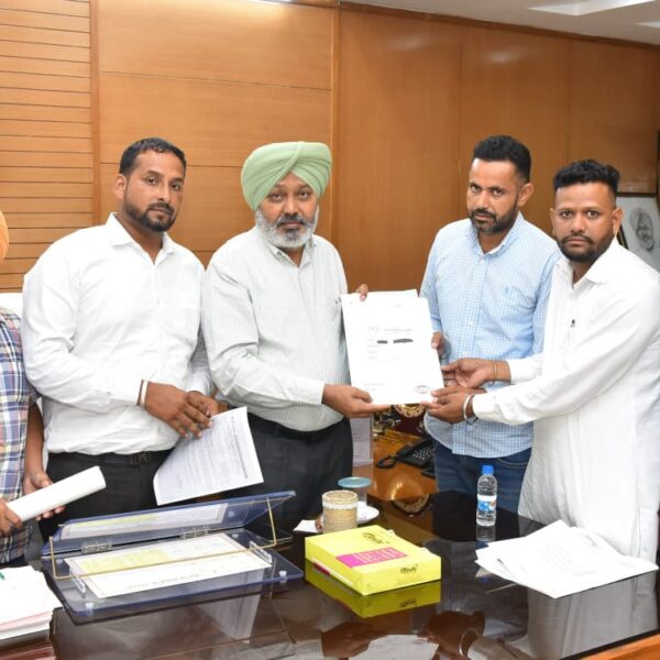 ਭਗਵੰਤ ਮਾਨ ਸਰਕਾਰ ਵੱਲ਼ੋਂ ਸਿੱਖਿਆ ਅਤੇ ਬਿਜਲੀ ਵਿਭਾਗਾਂ ਨੂੰ ਮੁਲਾਜ਼ਮਾਂ ਦੀਆਂ ਮੰਗਾਂ ਹੱਲ ਕਰਨ ਦੀ ਪ੍ਰਕਿਰਿਆ ‘ਚ ਤੇਜ਼ੀ ਲਿਆਉਣ ਦੇ ਨਿਰਦੇਸ਼: ਹਰਪਾਲ ਸਿੰਘ ਚੀਮਾ