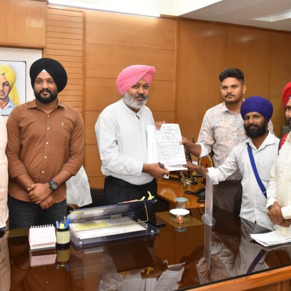 ਵਿੱਤ ਮੰਤਰੀ ਹਰਪਾਲ ਸਿੰਘ ਚੀਮਾ ਵੱਲੋਂ ਸਮਾਜਿਕ ਸੁਰੱਖਿਆ ਵਿਭਾਗ ਨੂੰ ਆਂਗਣਵਾੜੀ ਵਰਕਰਾਂ ਲਈ ਘੱਟੋ-ਘੱਟ 60 ਲੱਖ ਰੁਪਏ ਦਾ ਜੀਵਨ ਬੀਮਾ ਯਕੀਨੀ ਬਣਾਉਣ ਦੇ ਨਿਰਦੇਸ਼