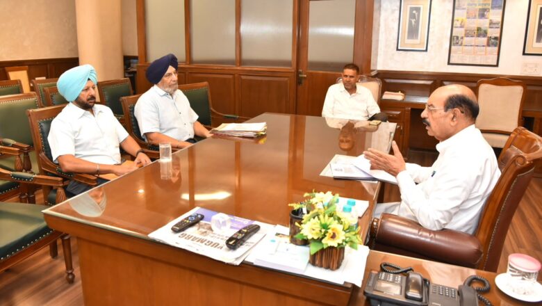 ਮੋਹਿੰਦਰ ਭਗਤ ਵੱਲੋਂ ਸਾਬਕਾ ਸੈਨਿਕਾਂ ਦੀ ਭਲਾਈ ਯਕੀਨੀ ਬਣਾਉਣ ਲਈ ਅਧਿਕਾਰੀਆਂ ਨਾਲ ਵਿਸ਼ੇਸ਼ ਸਮੀਖਿਆ ਮੀਟਿੰਗ