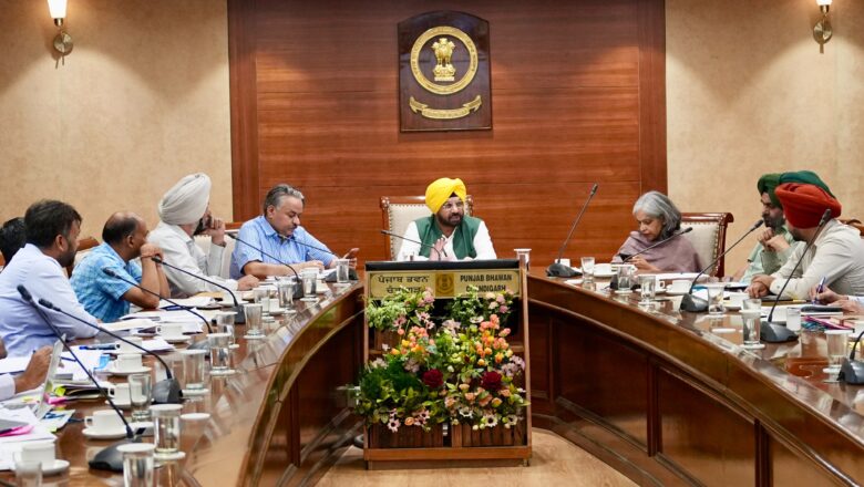 ਹਰਭਜਨ ਸਿੰਘ ਈ.ਟੀ.ਓ. ਨੇ ਪੰਜਾਬ ਭਰ ਦੇ ਸੜਕ ਵਿਕਾਸ ਕਾਰਜਾਂ ਦਾ ਲਿਆ ਜਾਇਜ਼ਾ,ਮਾਨਸੂਨ ਸੀਜ਼ਨ ਵਿੱਚ ਸੜਕੀ ਆਵਾਜਾਈ ਨਿਰਵਿਘਨ ਚਲਾਈ ਰੱਖਣ ਦੇ ਦਿੱਤੇ ਨਿਰਦੇਸ਼