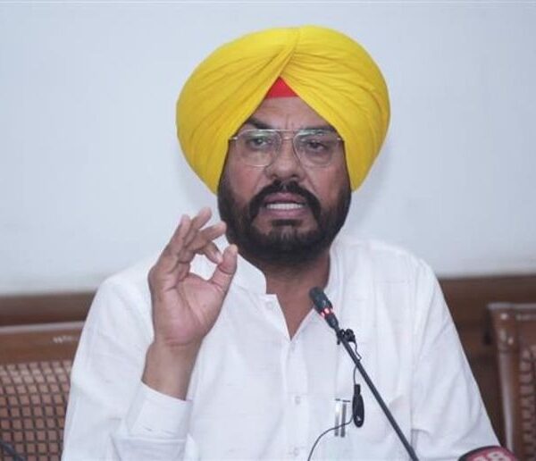 ਸ਼ਹੀਦ ਜਸਵੰਤ ਸਿੰਘ ਖਾਲੜਾ ‘ਤੇ ਬਣੀ ਫਿਲਮ ‘ਸਤਲੁਜ’ ਨੂੰ ਓਟੀਟੀ ਤੋਂ ਹਟਾਉਣਾ ਪ੍ਰਗਟਾਵੇ ਦੀ ਆਜ਼ਾਦੀ ‘ਤੇ ਕਰੂਰ ਹਮਲਾ, ਇਸ ਦੇ ਪਿੱਛੇ ਕਾਂਗਰਸ-ਭਾਜਪਾ ਦਾ ਨਾਪਾਕ ਗਠਜੋੜ: ਕੁਲਦੀਪ ਸਿੰਘ ਧਾਲੀਵਾਲ