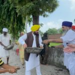 ਗੁਰਦੁਆਰਾ ਬਾਬਾ ਹੰਦਾਲ ਜੀ ਦੇ ਪਵਿੱਤਰ ਸਰੋਵਰ ਦੀ ਕਾਰਸੇਵਾ ਵਿੱਚ ਲੋਕ ਨਿਰਮਾਣ ਮੰਤਰੀ ਸ. ਹਰਭਜਨ ਸਿੰਘ ਈ.ਟੀ.ਓ. ਨੇ ਕੀਤੀ ਸੇਵਾ