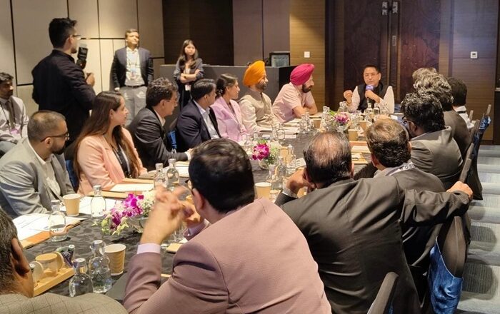 ਪੰਜਾਬ ਨੇ ਮੋਹਾਲੀ ਨੂੰ ਉੱਤਰੀ ਭਾਰਤ ਦੇ ਅਗਲੇ ਜੀਸੀਸੀ ਹੱਬ ਵਜੋਂ ਕੀਤਾ ਪੇਸ਼: ਅਮਨ ਅਰੋੜਾ ਨੇ ਬੈਂਗਲੁਰੂ ਵਿੱਚ ਵਿਸ਼ਵ ਭਰ ਦੀਆਂ ਦਿੱਗਜ ਕੰਪਨੀਆਂ ਨੂੰ ਸੂਬੇ ਵਿੱਚ ਨਿਵੇਸ਼ ਲਈ ਕੀਤਾ ਆਕਰਸ਼ਿਤ