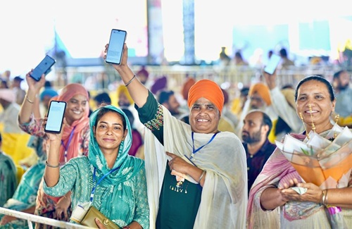 ਰੱਖੜੀ ਦੇ ਤਿਉਹਾਰ ‘ਤੇ ਭਗਵੰਤ ਸਿੰਘ ਮਾਨ ਨੇ ਨਿਭਾਇਆ ‘ਭਰਾ’ ਦਾ ਫ਼ਰਜ਼, 1.37 ਲੱਖ ਸਤਿਕਾਰ ਸਖੀਆਂ ਦੇ ਖਾਤੇ ‘ਚ ਪਾਈ ਸਨਮਾਨ ਰਾਸ਼ੀ