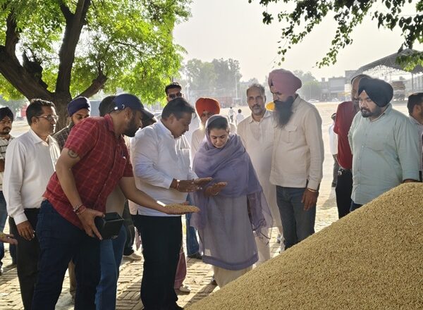 ਵਿਧਾਇਕ ਨਰਿੰਦਰ ਕੌਰ ਭਰਾਜ ਵੱਲੋਂ ਸੰਗਰੂਰ ਅਤੇ ਭਵਾਨੀਗੜ੍ਹ ਦੀਆਂ ਅਨਾਜ ਮੰਡੀਆਂ ਵਿੱਚ ਝੋਨੇ ਦੀ ਖਰੀਦ ਦੀ ਸ਼ੁਰੂਆਤ