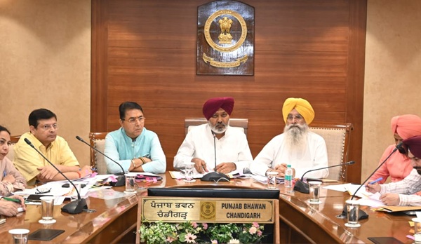 ਭਗਵੰਤ ਮਾਨ ਸਰਕਾਰ ਵੱਲੋਂ ਬੀ.ਕੇ.ਯੂ. (ਏਕਤਾ ਉਗਰਾਹਾਂ) ਨਾਲ ਲੰਬੀ ਮੀਟਿੰਗ; ਕਿਸਾਨਾਂ ਦੇ ਮਸਲਿਆਂ ਦੇ ਸਮਾਂਬੱਧ ਹੱਲ ਦਾ ਦਿੱਤਾ ਭਰੋਸਾ
